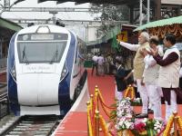Passengers cheer as PM Modi flags off fifth Vande Bharat Train at Bengaluru - News | Passengers cheer as PM Modi flags off fifth Vande Bharat Train at Bengaluru | Latest national News at Lokmattimes.com Passengers cheer as PM Modi flags off fifth Vande Bharat Train at Bengaluru - News | Passengers cheer as PM Modi flags off fifth Vande Bharat Train at Bengaluru | Latest national News at Lokmattimes.com