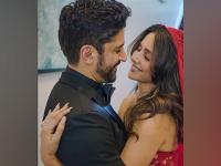 Shibani Dandekar, Farhan Akhtar share adorable picture to mark their engagement anniversary - News | Shibani Dandekar, Farhan Akhtar share adorable picture to mark their engagement anniversary | Latest entertainment News at Lokmattimes.com