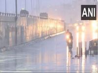 Delhi wakes up to rain, more showers likely over next 2 days - News | Delhi wakes up to rain, more showers likely over next 2 days | Latest national News at Lokmattimes.com