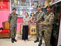 Indian Army Honours Mirabai Chanu for Stellar Performance at Paris Olympics 2024 (See Pics) - News | Indian Army Honours Mirabai Chanu for Stellar Performance at Paris Olympics 2024 (See Pics) | Latest other-sports News at Lokmattimes.com