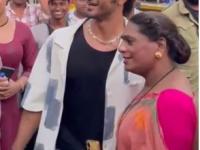 Vidyut pauses shooting for 'Crakk' to pose for pics with third gender fans - News | Vidyut pauses shooting for 'Crakk' to pose for pics with third gender fans | Latest entertainment News at Lokmattimes.com Vidyut pauses shooting for 'Crakk' to pose for pics with third gender fans - News | Vidyut pauses shooting for 'Crakk' to pose for pics with third gender fans | Latest entertainment News at Lokmattimes.com