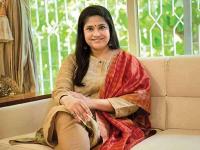 Renuka Shahane thanks Shashank Khaitan for helping change Rana ji's image - News | Renuka Shahane thanks Shashank Khaitan for helping change Rana ji's image | Latest entertainment News at Lokmattimes.com