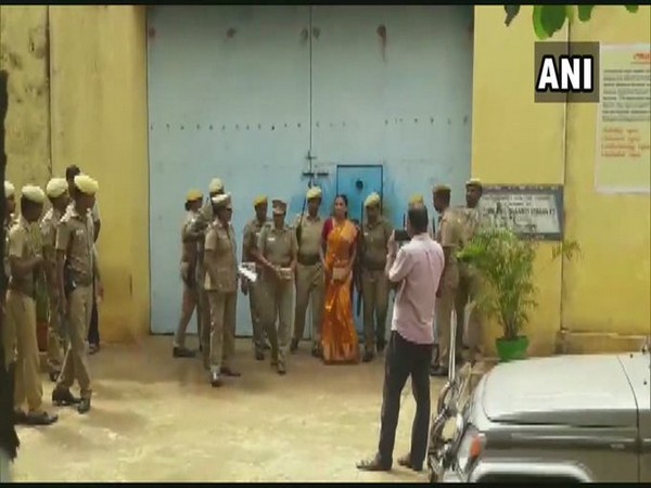 High court stayed the order to make it mandatory for new vehicles to have 100% loss insurance | उच्च न्यायालय ने नये वाहनों का शत- प्रतिशत नुकसान का बीमा अनिवार्य करने के आदेश को स्थगित रखा