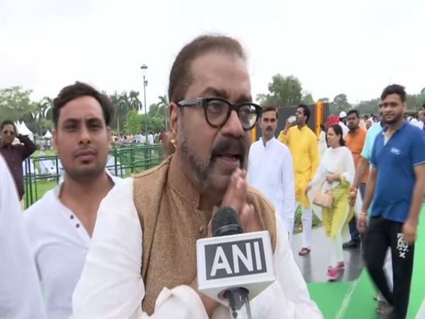 J&K Lt Governor pays tribute to Atal Bihari Vajpayee on his death anniversary | जम्मू कश्मीर के उपराज्यपाल ने अटल बिहारी वाजपेयी को उनकी पुण्यतिथि पर श्रद्धांजलि दी