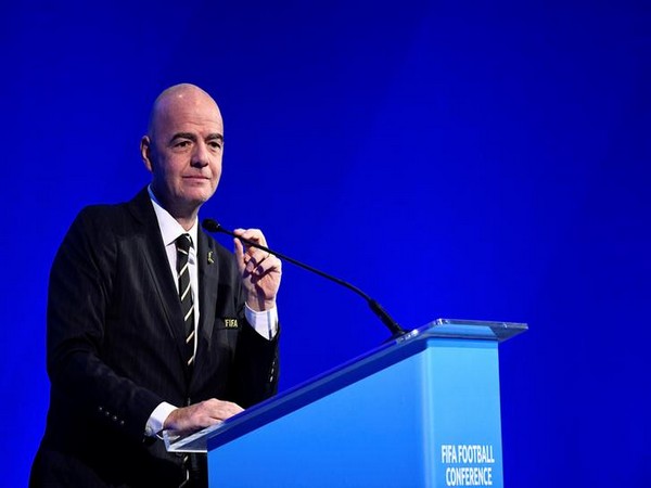Give footballers a break in isolation, Infantino told England | फुटबॉलरों को पृथकवास में छूट दें, इनफैनटिनो ने इंग्लैंड से कहा Give footballers a break in isolation, Infantino told England | फुटबॉलरों को पृथकवास में छूट दें, इनफैनटिनो ने इंग्लैंड से कहा