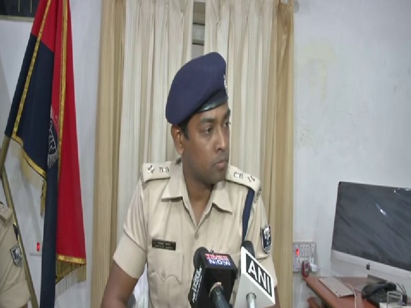 झारखंड में 77 किलो गांजा जब्त, दो लोग गिरफ्तार - Hindi News | 77 kg ganja seized in Jharkhand, two people arrested | Latest india News at Lokmatnews.in