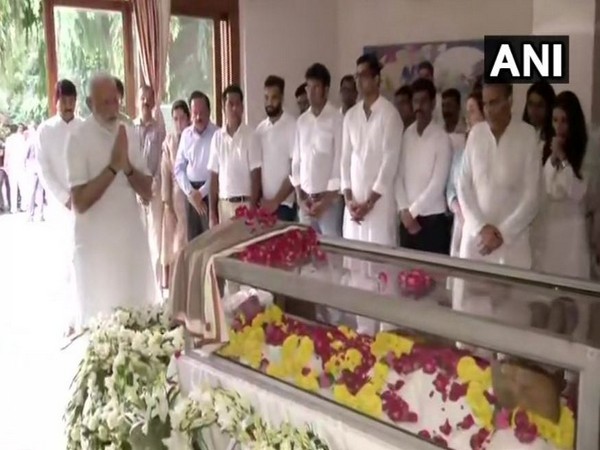 'Golden Victory Torch' reached 'Indira Point' at the far southern end of Andaman and Nicobar | अंडमान-निकोबार के सुदूर दक्षिणी छोर ‘इंदिरा पॉइंट’ पर पहुंची ‘स्वर्णिम विजय मशाल’ 'Golden Victory Torch' reached 'Indira Point' at the far southern end of Andaman and Nicobar | अंडमान-निकोबार के सुदूर दक्षिणी छोर ‘इंदिरा पॉइंट’ पर पहुंची ‘स्वर्णिम विजय मशाल’