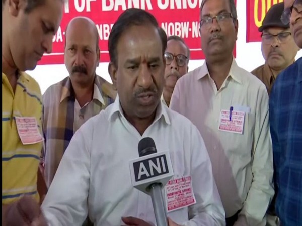 Karnataka Chief Minister said, will talk to the Finance Minister on rising fuel prices | कर्नाटक के मुख्यमंत्री ने कहा, बढ़ती ईंधन कीमतों पर वित्त मंत्री से बात करेंगे