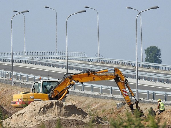 Engineers should find ways to complete National Highway projects on time: Gadkari | इंजीनियरों को राष्ट्रीय राजमार्ग परियोजनाओं को समय पर पूरा करने के तरीके तलाशने चाहिए: गडकरी