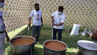 गैस की बढ़ी कीमत के खिलाफ युवा कांग्रेस का राज्यव्यापी प्रदर्शन - Hindi News | Statewide demonstration of Youth Congress against increased gas price | Latest india News at Lokmatnews.in