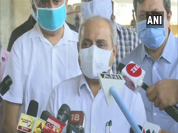 गुजरात में रक्षाबंधन के कारण 22 अगस्त को कोविड-19 टीकाकरण अभियान रहेगा स्थगित - Hindi News | Kovid-19 vaccination campaign will be postponed on 22nd August due to Rakshabandhan in Gujarat | Latest india News at Lokmatnews.in