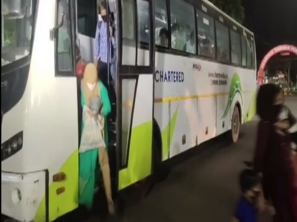 Jewelers will conduct a symbolic strike against hallmarking of gold | सोने की हॉलमार्किग के खिलाफ ज्वैलर करेंगे सांकेतिक हड़ताल