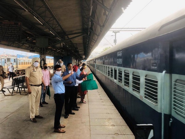 Proposed Rail Coach Factory project in Odisha's Ganjam district expected to gain momentum | ओडिशा के गंजाम जिले में प्रस्तावित रेल डिब्बा कारखाना परियोजना को गति मिलने की उम्मीद