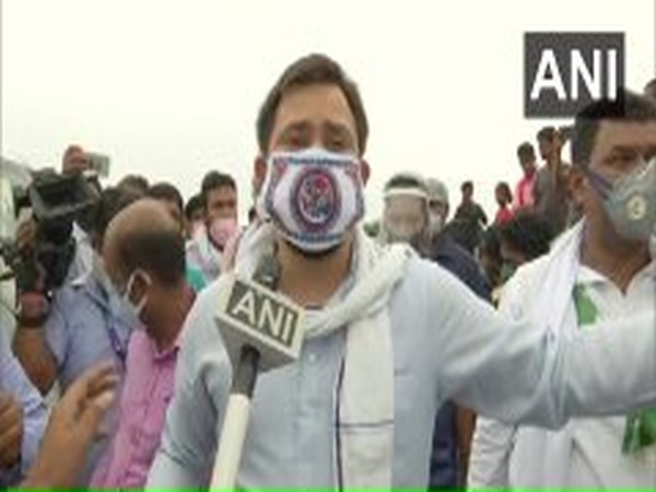 मुख्यमंत्री ने जिस राजमार्ग का उद्घाटन किया, उसमें बड़ी दरारें देखी गईं: राजद - Hindi News | Huge cracks noticed in highway inaugurated by CM: RJD | Latest india News at Lokmatnews.in