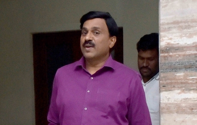 Mining case: Court allows former minister Reddy to visit Bellary in Karnataka | खनन मामला : न्यायालय ने पूर्व मंत्री रेड्डी को कर्नाटक के बेल्लारी जाने की अनुमति दी