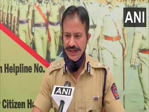 Police personnel arrested for extorting extortion, threatening hotel worker in Pune, Maharashtra | महाराष्ट्र के पुणे में होटल कर्मी को धमकाने, रंगदारी वसूलने के आरोप में पुलिस कर्मी गिरफ्तार