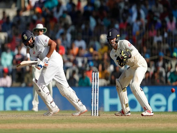 Ishant, Shami and Bumrah shook England's top order, India six wickets away from victory | इशांत, शमी और बुमराह ने इंग्लैंड का शीर्ष क्रम झकझोरा, भारत जीत से छह विकेट दूर