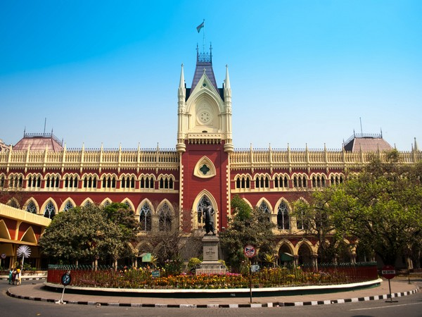 Five additional judges administered oath in Calcutta High Court | कलकत्ता उच्च न्यायालय में पांच अतिरिक्त न्यायाधीशों को शपथ दिलायी गई