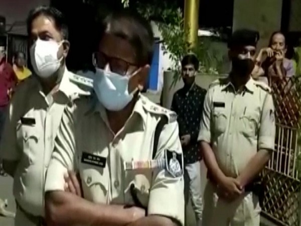 Cancellation of instructions to give dose of bananas to policemen in Indore in the morning and evening | इंदौर में पुलिसकर्मियों को सुबह-शाम केलों की खुराक देने का निर्देश रद्द