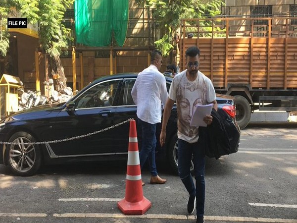 अदालत ने अश्लील फिल्मों के मामले में राज कुंद्रा को गिरफ्तारी से अंतरिम संरक्षण दिया - Hindi News | Court grants interim protection from arrest to Raj Kundra in pornography case | Latest india News at Lokmatnews.in