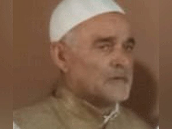 जम्मू-कश्मीर : आतंकियों ने 'अपनी पार्टी' के नेता गुलाम हसन लोन की गोली मार कर हत्या की - Hindi News | Jammu and Kashmir: Terrorists shot dead 'Apni Party' leader Ghulam Hasan Lone | Latest india News at Lokmatnews.in