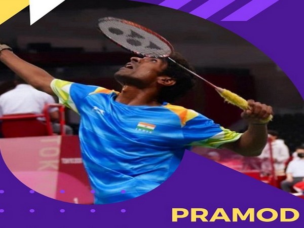 Bhagat wins historic badminton gold medal in Paralympics, Manoj gets bronze | भगत ने पैरालंपिक में ऐतिहासिक बैडमिंटन स्वर्ण पदक जीता, मनोज को कांसा