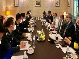 Work for complete disengagement from all friction areas along LAC: Rajnath to Chinese counterpart | english.lokmat.com