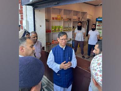 J-K: Chief Justice visits Central Jail, emphasises significance of safeguarding fundamental rights of prisoners