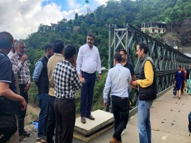 Former Himachal BJP president Suresh Kashyap inspects flood affected areas in Shimla 