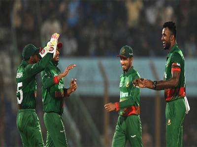 Bizarre fielding error costs Bangladesh A five penalty runs against New Zealand A