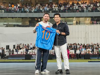 "Today was a 10/10 day": Sachin posts following meeting with football icon Messi