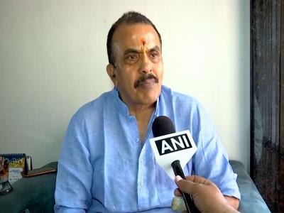 "We request Shah Rukh Khan to remove Bangladeshi from his team": Shiv Sena leader Sanjay Nirupam