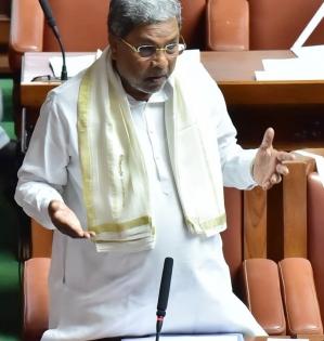 K'taka Oppn leader Siddaramaiah's 'Arab Sheikh' look goes viral | K'taka Oppn leader Siddaramaiah's 'Arab Sheikh' look goes viral