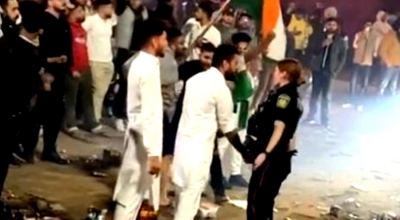 Indians, Khalistani supporters clash in Canadian city on Diwali night | Indians, Khalistani supporters clash in Canadian city on Diwali night