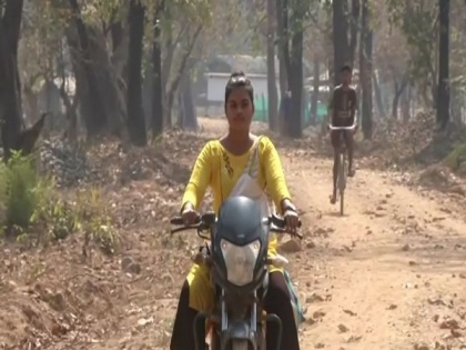 21-yr-old woman sarpanch toils hard to bring change in Naxal stronghold Gadchiroli | 21-yr-old woman sarpanch toils hard to bring change in Naxal stronghold Gadchiroli
