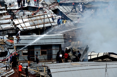 Fire guts shanties in Dhaka | Fire guts shanties in Dhaka