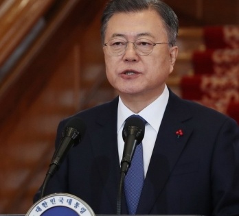 Moon pledges to pursue 'irreversible path to peace' with N.Korea until term end | Moon pledges to pursue 'irreversible path to peace' with N.Korea until term end