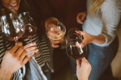 Binge drinking may up Covid infection risk in young women | Binge drinking may up Covid infection risk in young women