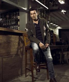 Manoj Bajpayee, Neena Gupta, Sakshi Tanwar unite for a thriller | Manoj Bajpayee, Neena Gupta, Sakshi Tanwar unite for a thriller Manoj Bajpayee, Neena Gupta, Sakshi Tanwar unite for a thriller | Manoj Bajpayee, Neena Gupta, Sakshi Tanwar unite for a thriller