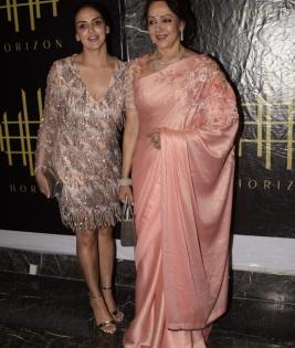 Hema Malini's Diwali special with daughter Esha, Shreya Ghoshal, Shankar Mahadevan | Hema Malini's Diwali special with daughter Esha, Shreya Ghoshal, Shankar Mahadevan Hema Malini's Diwali special with daughter Esha, Shreya Ghoshal, Shankar Mahadevan | Hema Malini's Diwali special with daughter Esha, Shreya Ghoshal, Shankar Mahadevan