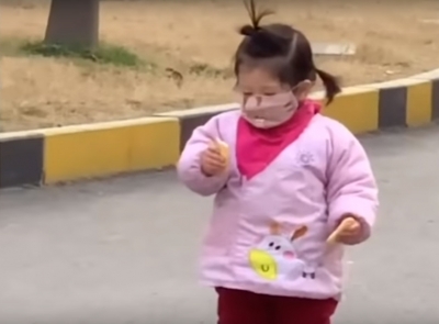 Toddler tries to eat biscuit wearing facemask, Tweeple amused | Toddler tries to eat biscuit wearing facemask, Tweeple amused Toddler tries to eat biscuit wearing facemask, Tweeple amused | Toddler tries to eat biscuit wearing facemask, Tweeple amused