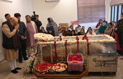Prez Murmu, Amit Shah pay homage to Ex-minister Sharad Yadav at his residence | Prez Murmu, Amit Shah pay homage to Ex-minister Sharad Yadav at his residence