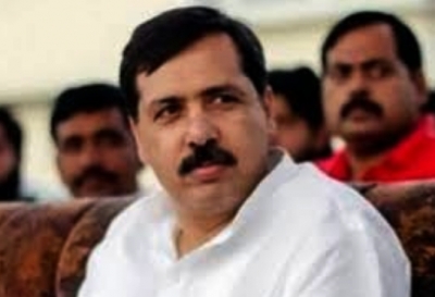 Dhananjay Singh announces support to BJP, Raja Bhaiyya prefers to remain neutral | Dhananjay Singh announces support to BJP, Raja Bhaiyya prefers to remain neutral Dhananjay Singh announces support to BJP, Raja Bhaiyya prefers to remain neutral | Dhananjay Singh announces support to BJP, Raja Bhaiyya prefers to remain neutral