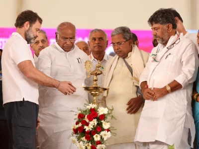 Give us 150 seats as BJP will try to break Cong govt, Rahul appeals to Karnataka's people | Give us 150 seats as BJP will try to break Cong govt, Rahul appeals to Karnataka's people