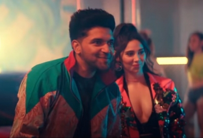 Guru Randhawa and Zahrah Khan reunite with 'Tera Saath Ho' | Guru Randhawa and Zahrah Khan reunite with 'Tera Saath Ho' Guru Randhawa and Zahrah Khan reunite with 'Tera Saath Ho' | Guru Randhawa and Zahrah Khan reunite with 'Tera Saath Ho'