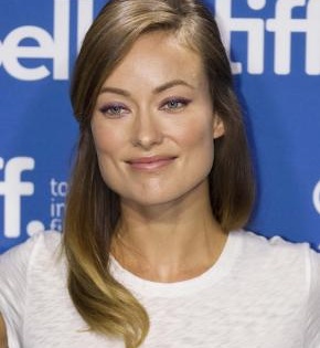 Olivia Wilde moves in with Harry Styles? | Olivia Wilde moves in with Harry Styles?