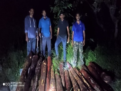 Police seizes 16 logs of red sanders in Andhra's Chittoor | Police seizes 16 logs of red sanders in Andhra's Chittoor