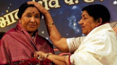 Asha Bhosle pays tribute to Lata Mangeshkar on 'Naam Reh Jayegaa' | Asha Bhosle pays tribute to Lata Mangeshkar on 'Naam Reh Jayegaa'