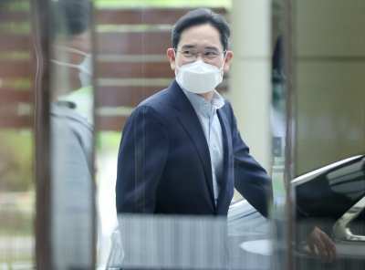 Samsung Chairman Lee mourns death of Hyosung honorary chairman | Samsung Chairman Lee mourns death of Hyosung honorary chairman Samsung Chairman Lee mourns death of Hyosung honorary chairman | Samsung Chairman Lee mourns death of Hyosung honorary chairman