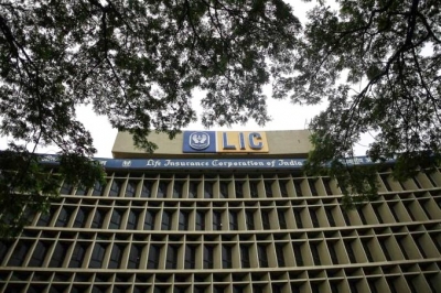 Investors lose Rs 1.2 lakh cr as LIC shares tumble 20% below issue price | Investors lose Rs 1.2 lakh cr as LIC shares tumble 20% below issue price